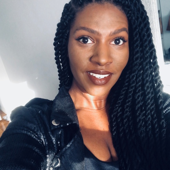 Meet your Posher, Malika - Picture 2 of 5